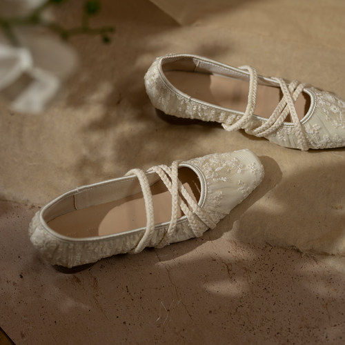 薮椿原创刺绣网纱褶皱粗跟单鞋