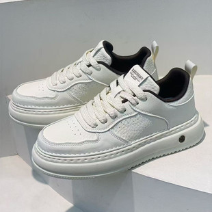 2026新款春休闲风小白鞋男皮面百搭低帮板鞋运动休闲男鞋青年透气