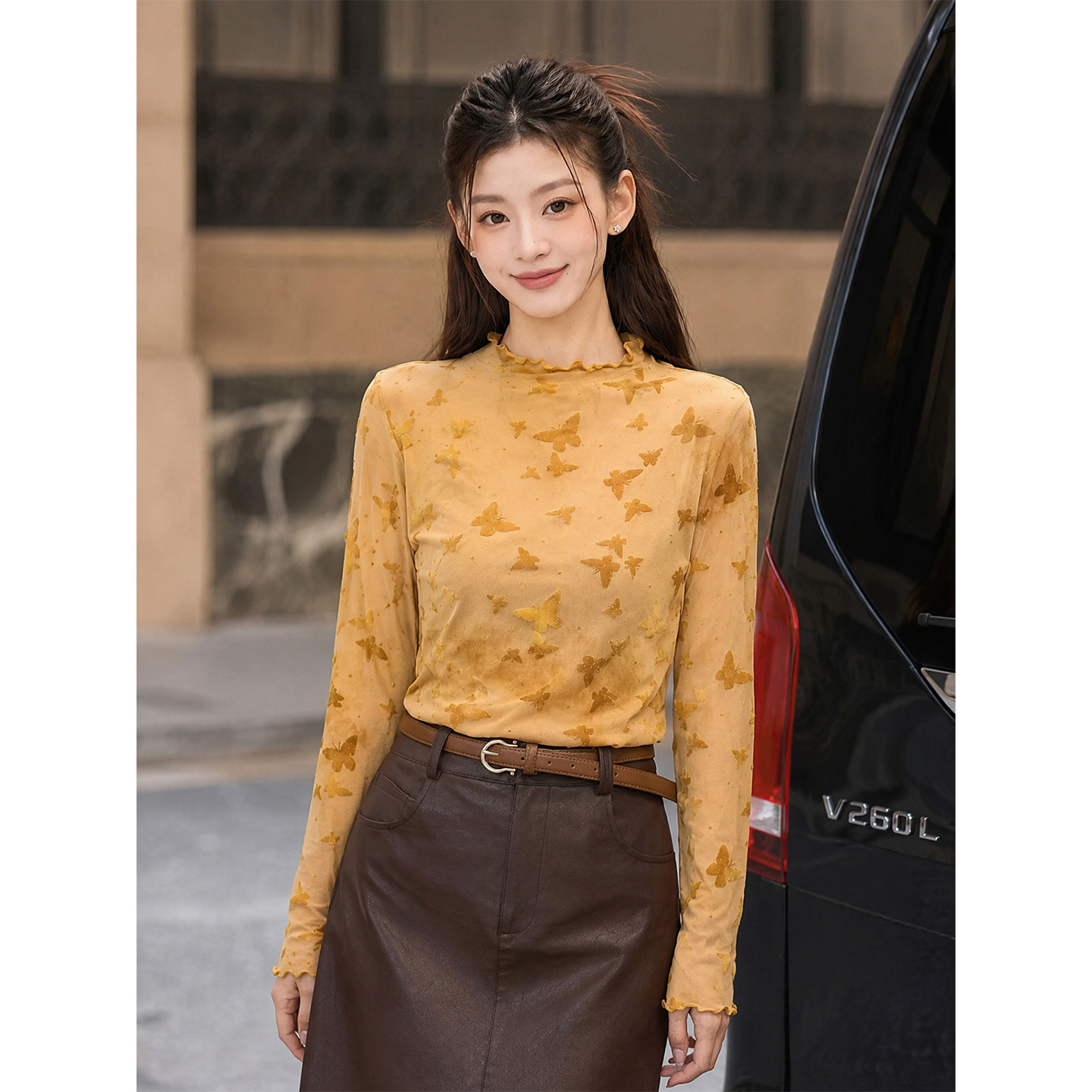 K2 ONLINESTORE 法式复古黄色植绒网纱打底衫女洋气蝴蝶提花上衣