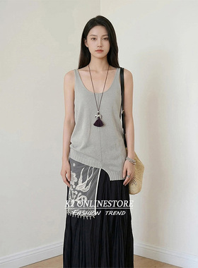K2 ONLINESTORE 时尚简约u领针织背心女款灰色不规则休闲百搭上衣
