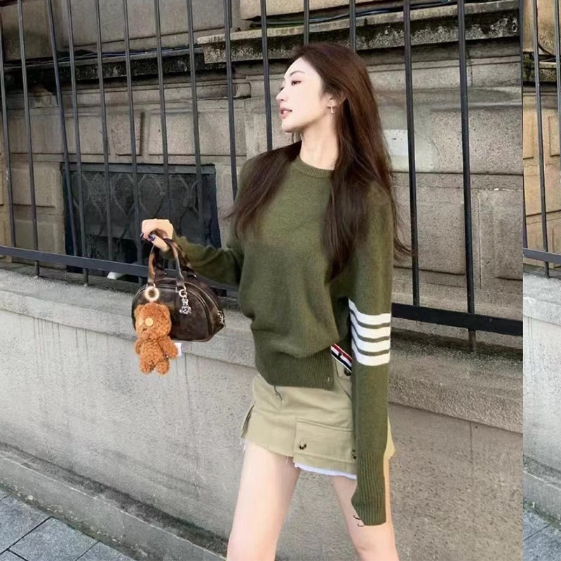 thumbnail for 墨绿色四杠条纹圆领全羊毛针织衫学院风减龄显瘦套头长袖毛衣