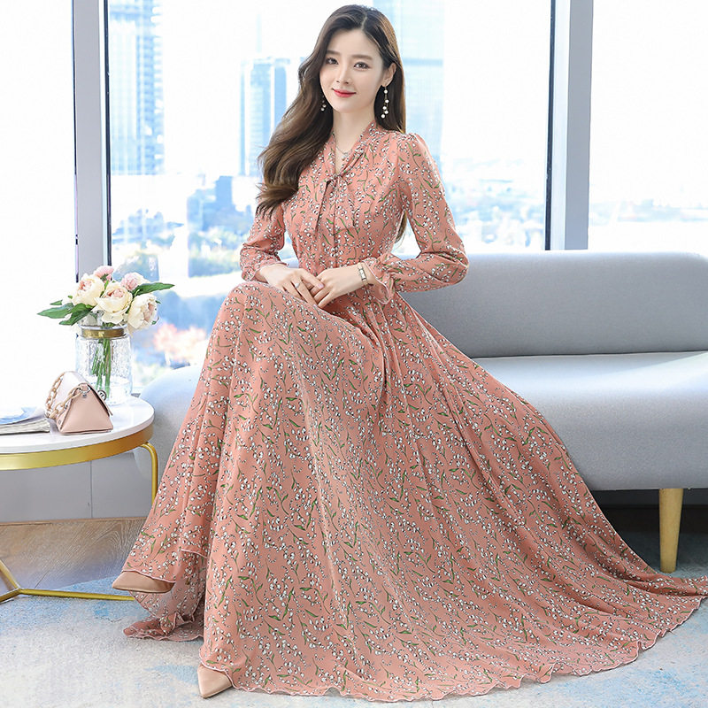 2023春夏裙子女新款高级感连衣裙碎花雪纺超仙收腰沙滩大摆超长裙