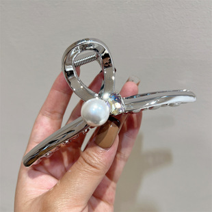 韩国东大门仿金属质感大号抓夹高级感银色亚克力后脑勺盘发鲨鱼夹
