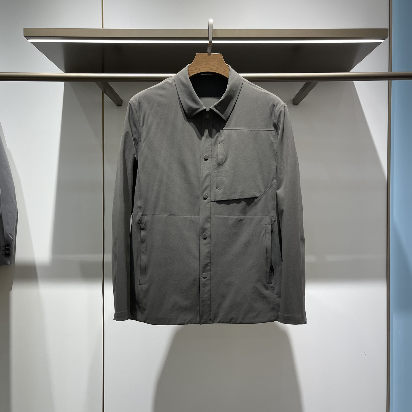 国内热销同款 新薄衬衫式夹克 男士商务翻领 无里衬按扣外套