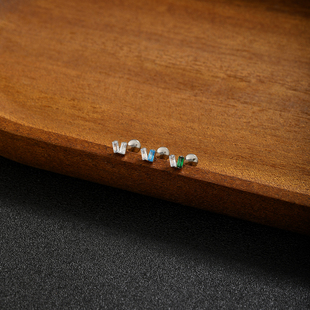 F136医用钛合金植入级方钻耳骨钉防过敏耳钉M0.9牙不掉色精致耳环