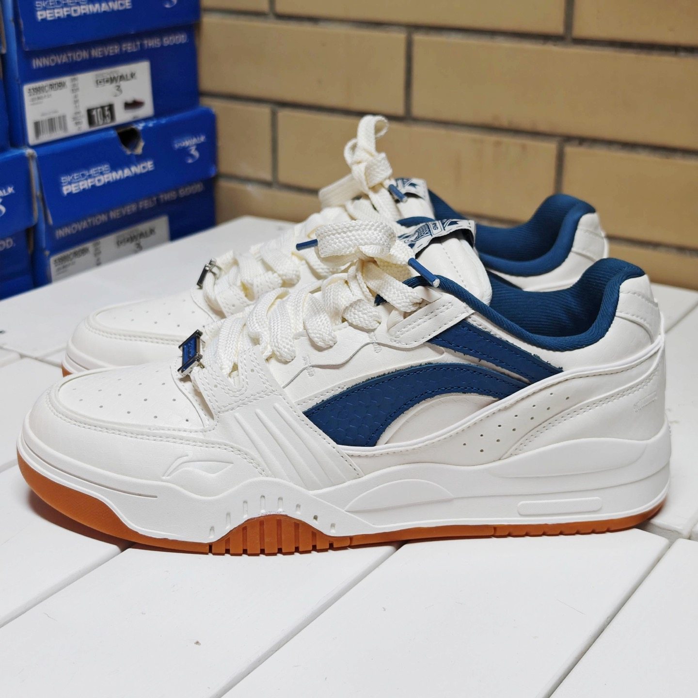 特价清仓 李宁AGCS251-9男子魔术贴月白耐磨低帮板鞋