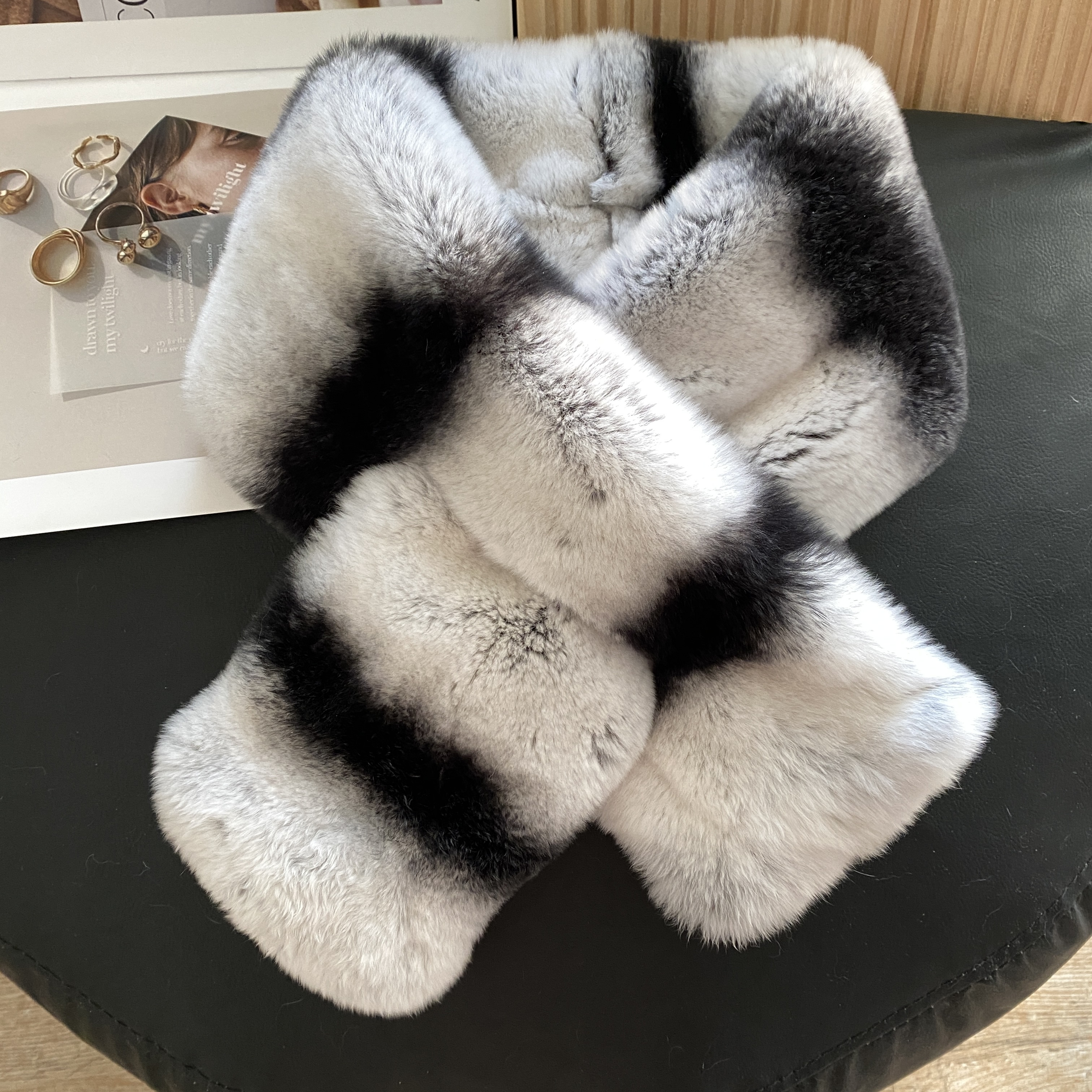 交叉渐变色獭兔毛皮草双面围巾