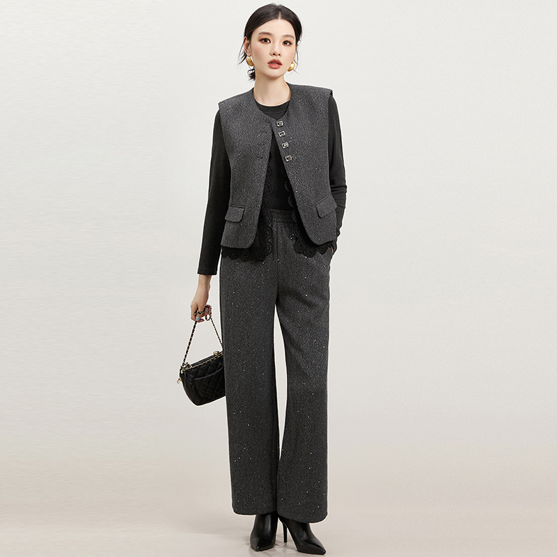 马甲+打底上衣+长裤三件套装