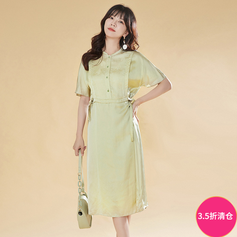 含真丝蝙蝠袖纯色连衣裙