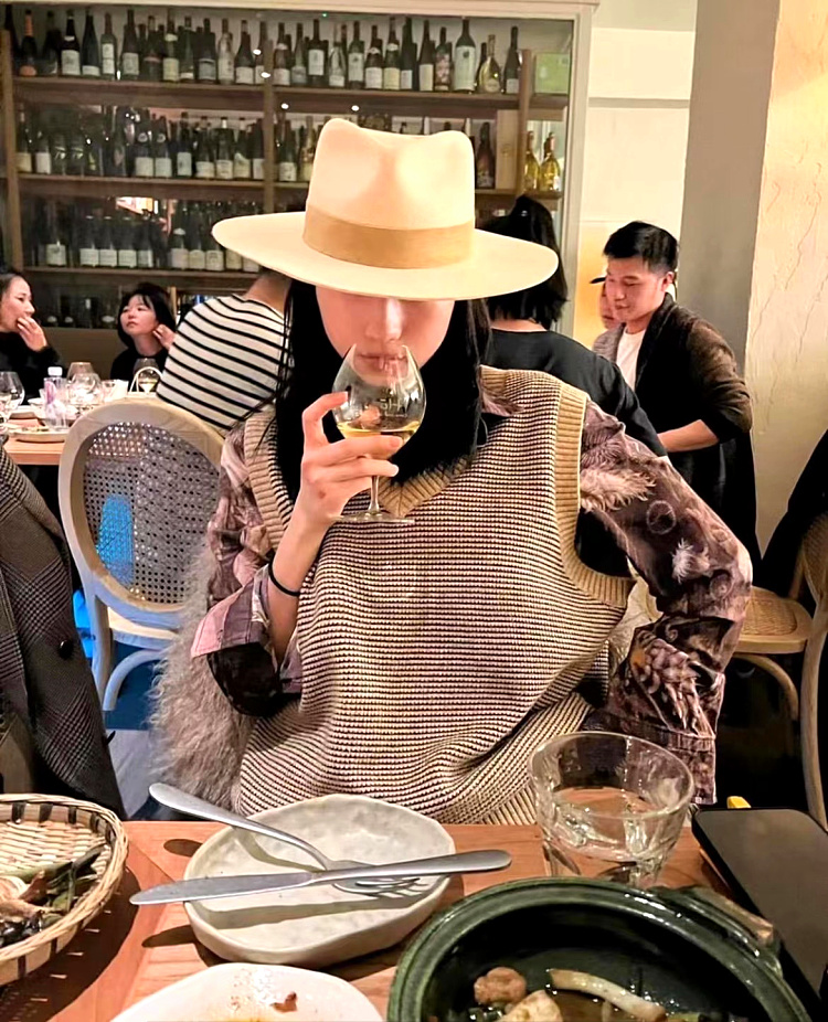 澳洲小众设计款ins时尚网红博主百搭同款米白色爵士顶羊毛毡礼帽