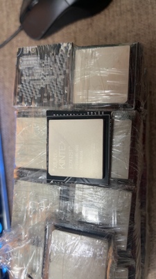 XC7K325T-FFG900赛灵思Xilinx钢面芯片FPGA黄底一色底IC1605+集成