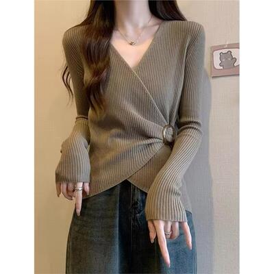 巨好看的早秋v领打底衫女