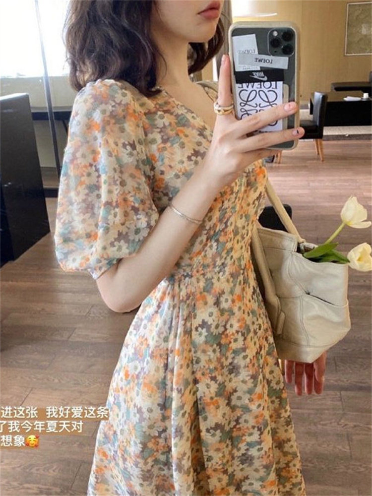 法式复古碎花v领连衣裙女夏新款图片