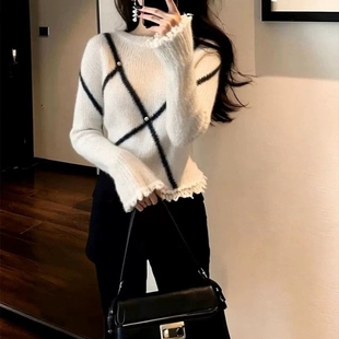 毛衣女款2026新款超好看内搭打底小香风显瘦气质收腰白色针织上衣