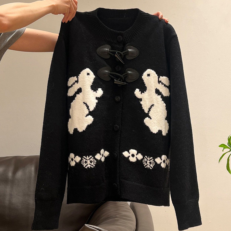 黑色复古牛角扣毛衣外套女2026春秋新款宽松慵懒圆领针织开衫上衣,女装/女士精品,常规大码外套,淘宝优惠券,粉丝福利购,淘宝优惠卷