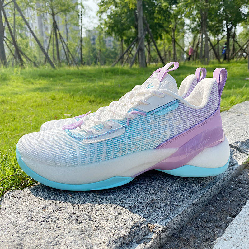 安踏轻骑兵7代篮球鞋男春季低帮外场耐磨实战透气运动鞋112221606