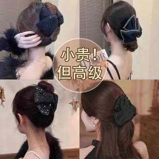 赫本风珍珠抓夹2025新款后脑勺发夹女高级感气质轻奢蝴蝶夹子头饰