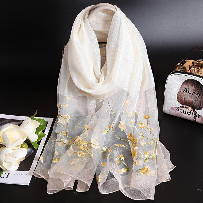 高档丝巾披肩女真丝羊毛围巾桑蚕丝秋冬保暖显年轻妈妈礼盒米白色