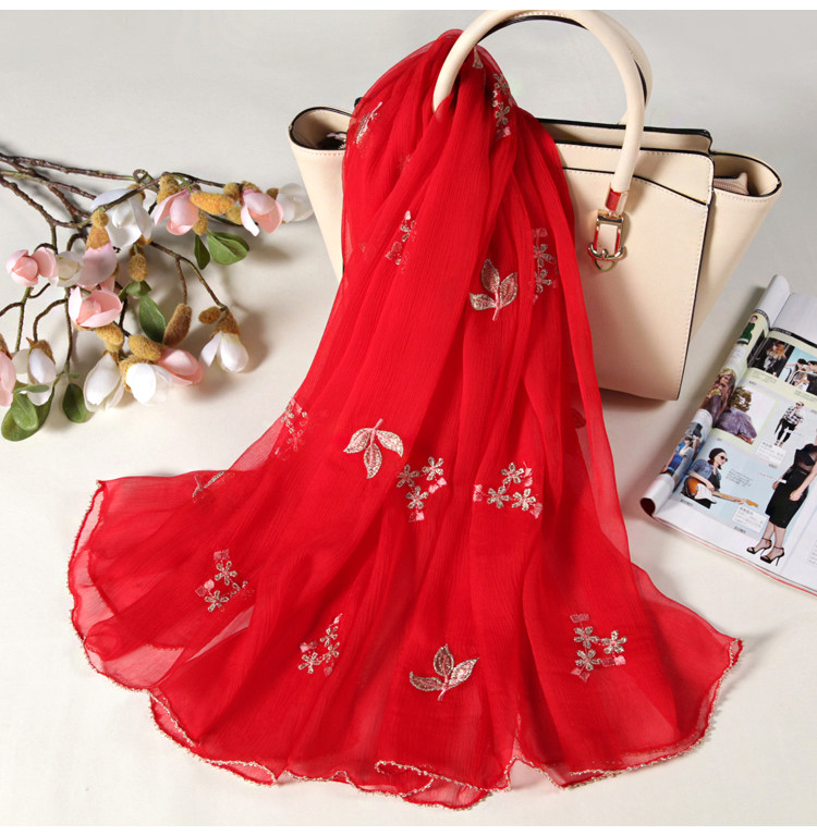 高档刺绣韩版桑蚕丝巾女春秋冬季妈妈款真丝围巾绣花披肩红色围脖