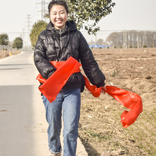 秧歌红绸带舞蹈绸子大红色绸布彩带飘带定做红布腰鼓腰带跳舞彩带