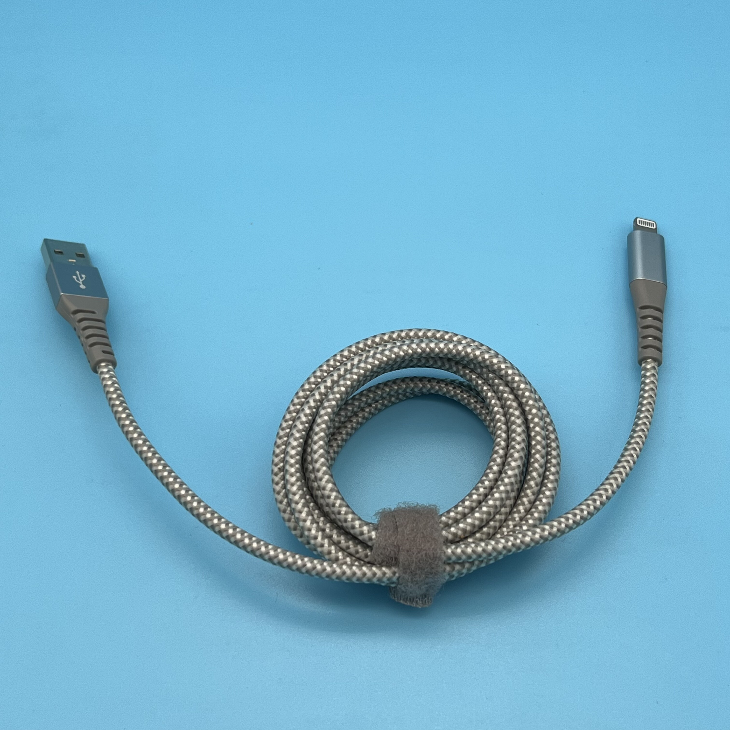 MFI认证数据线 1.8米C48/C89 适用于苹果ipad/iphone6s78p/xr/11/12/13等 编织线 银灰色交织编，铝合金插头