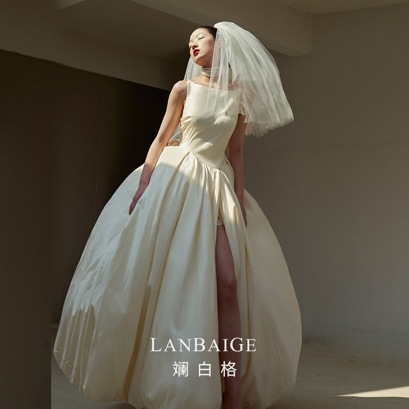 斓白格新款新娘结婚2026复古吊带简约缎面主婚纱礼服韩版显瘦拖尾