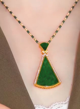 小裙子菠菜绿吊坠玉坠女士挂件