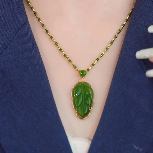 冰种绿玉髓树叶吊坠项链