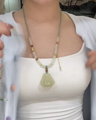 新款玛瑙石佛公吊坠项链女款轻奢小众高级感毛衣链百搭送妈妈礼物