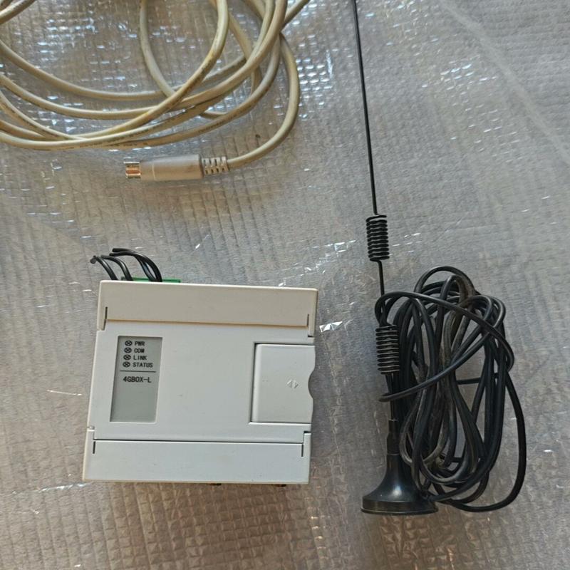 信捷4GBOX-L成色如图，功能正常使用设备剪线拆机(询价）