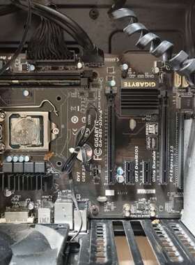 拆机B85-D3V+E31231V3四核八线程处理器