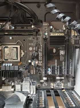 拆机B85-D3V+E31231V3四核八线程处理器