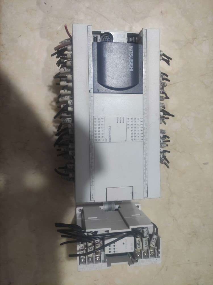 三菱PLCFX3GA-60MR-CM一个fx2n-8ey