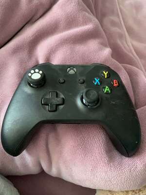 Xboxones手柄货1708型,成色自己看图黑色型