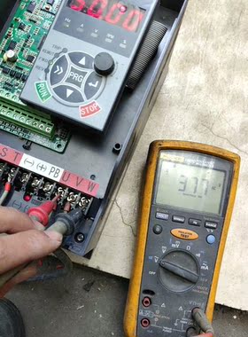 澳地特变频器2.2kwAD300-42R2GB/4R0PB