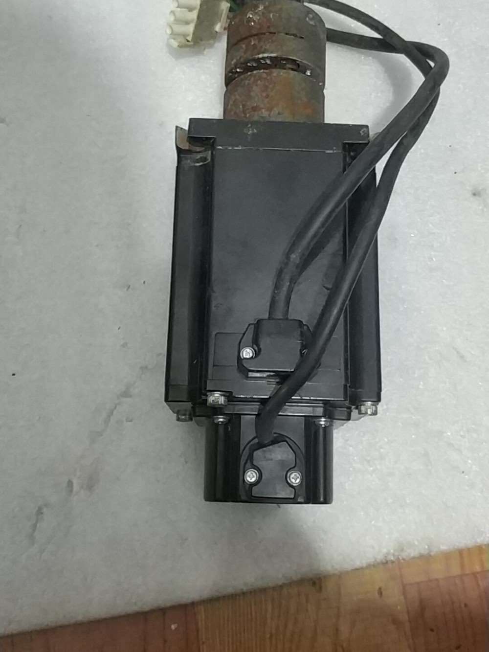 富士伺服电机GYS751DC2–T2C750w拆机