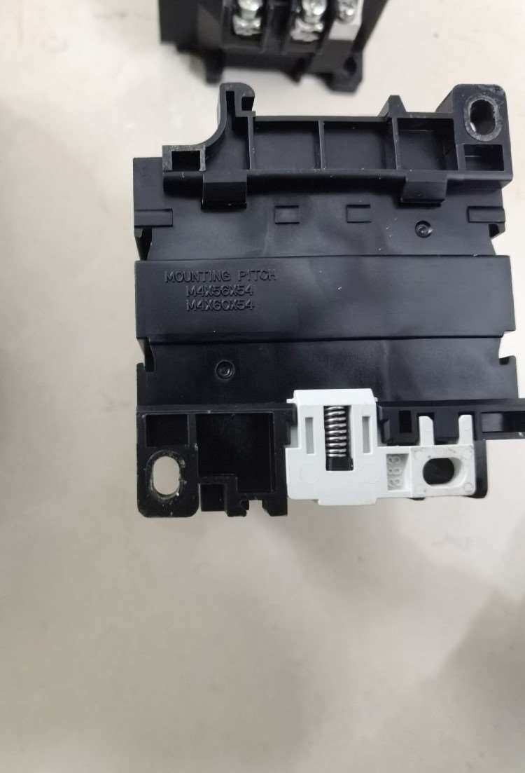 三菱MITSUBISHI交流接触器S-V25/220V