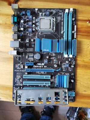 拆机华硕P5P43T+Q8400四核处理器便宜处理了
