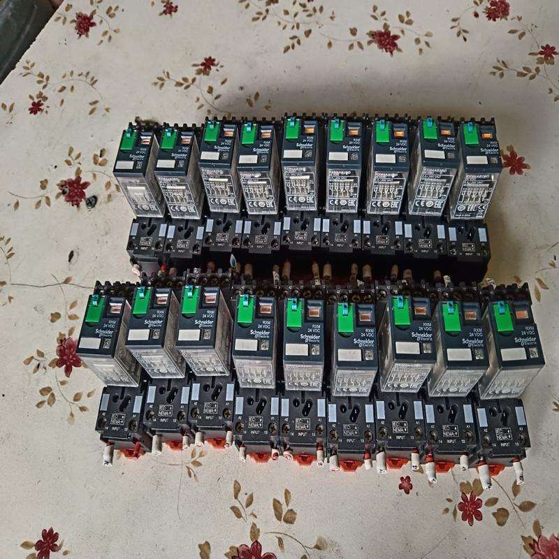 施耐德继电器24伏  14脚RXM4AB2BD(询价）