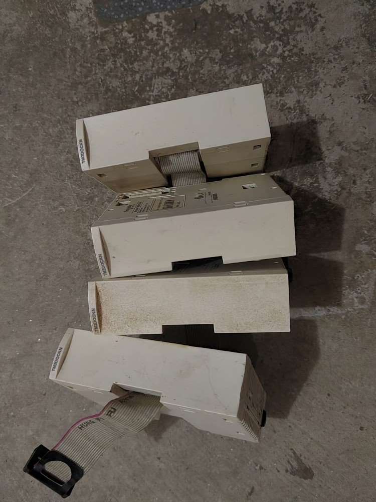 原拆机施耐德PLC模块TM2DOCKN