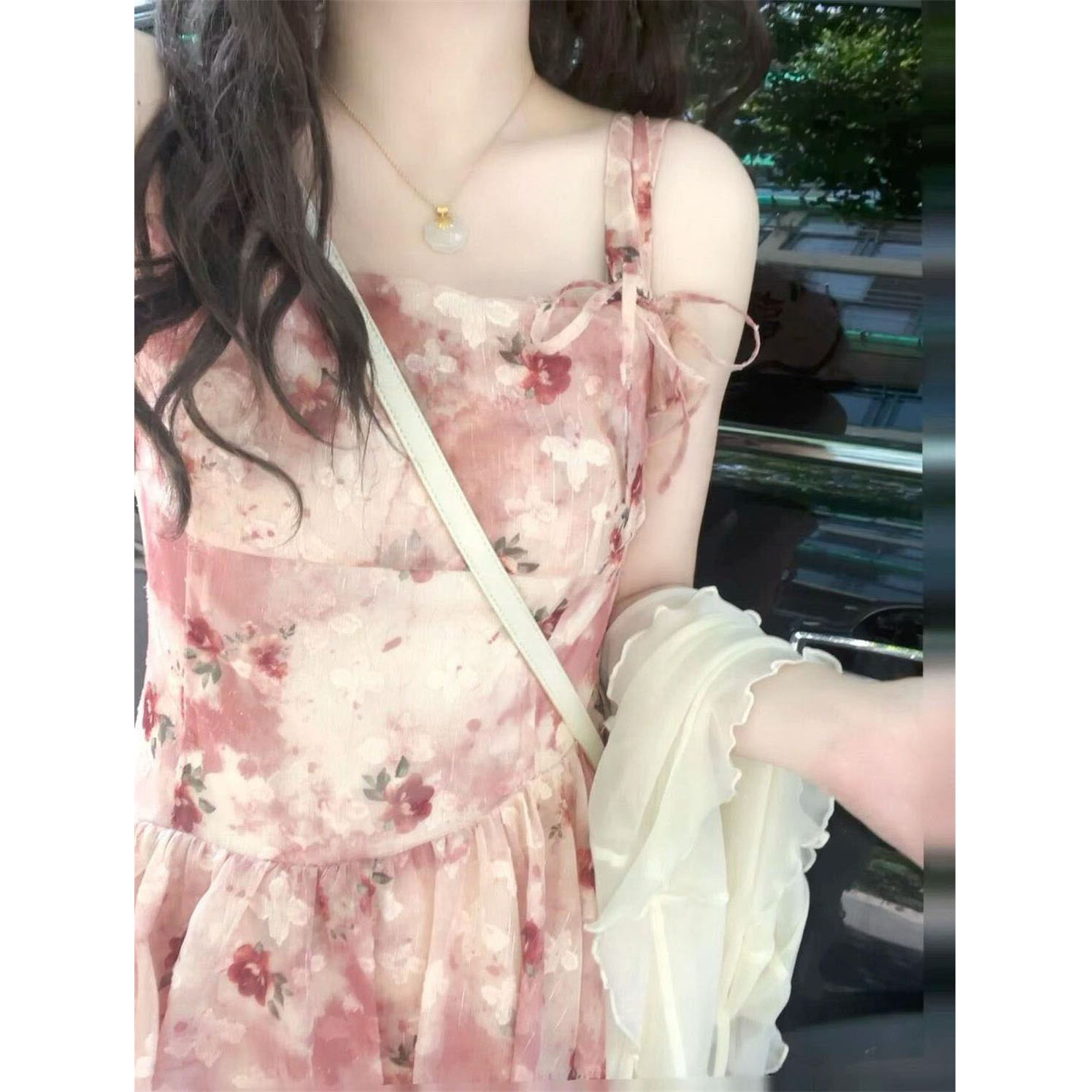 针织开衫披肩+吊带不规则连衣裙