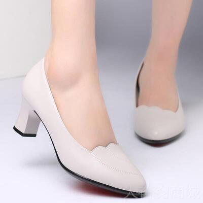 正品妈鞋软底女妈跟舒适春秋单鞋中年女鞋粗中老中年女士皮鞋宽跟