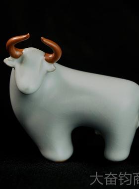 正品汝窑复小牛摆件景德镇办陶瓷公桌室面装饰品瓷器古青瓷新年吉