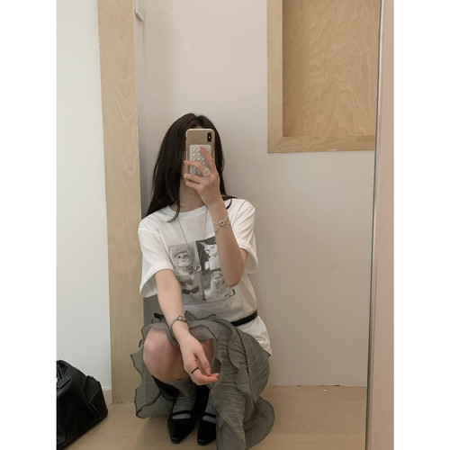 夏上新韩系简约百搭休闲四宫格猫咪印花短袖T恤(不配腰带)