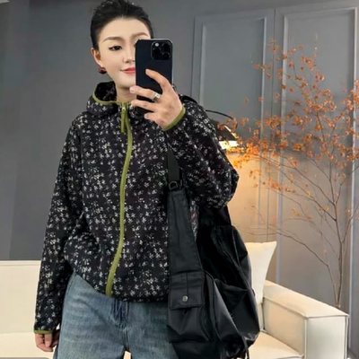 8331太谷休闲网红时尚百搭简约宽松印花薄款小黑花连帽长袖外套女