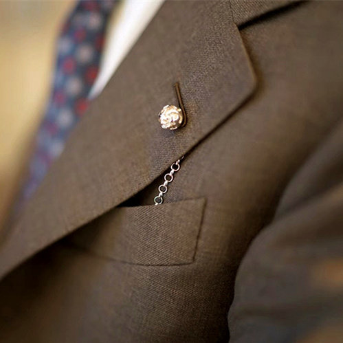 maguolo925银西装祥云插花胸针