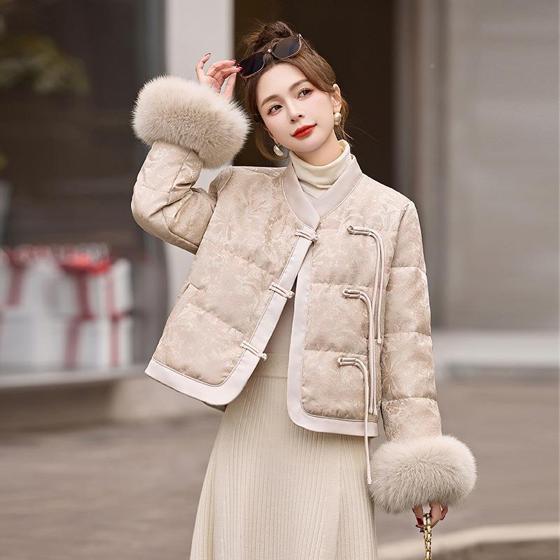 现HE99838货女羽绒式服20外24冬季新款圆领时尚毛毛羽绒内短套HE9