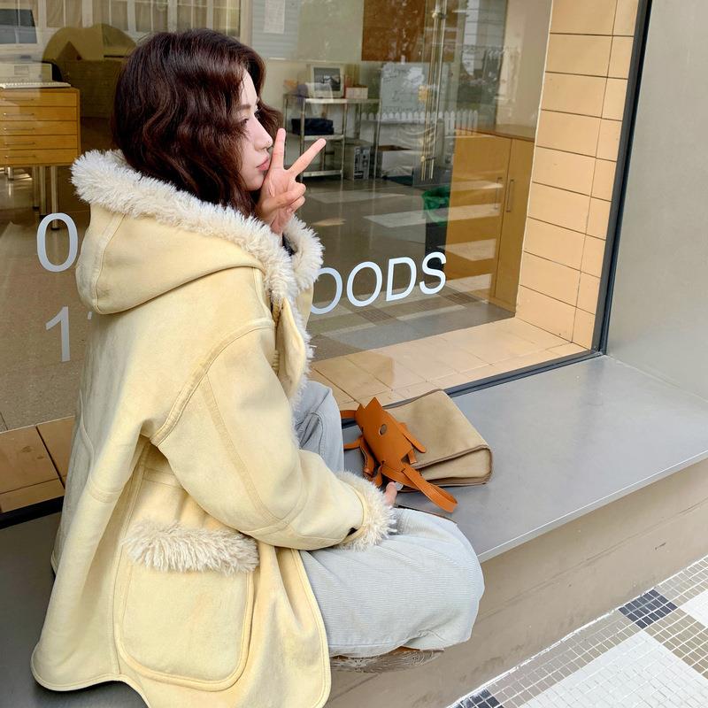黄色C090-897连帽奶fu秋f牛角扣羊羔毛外套女冬2025新款学院u风皮