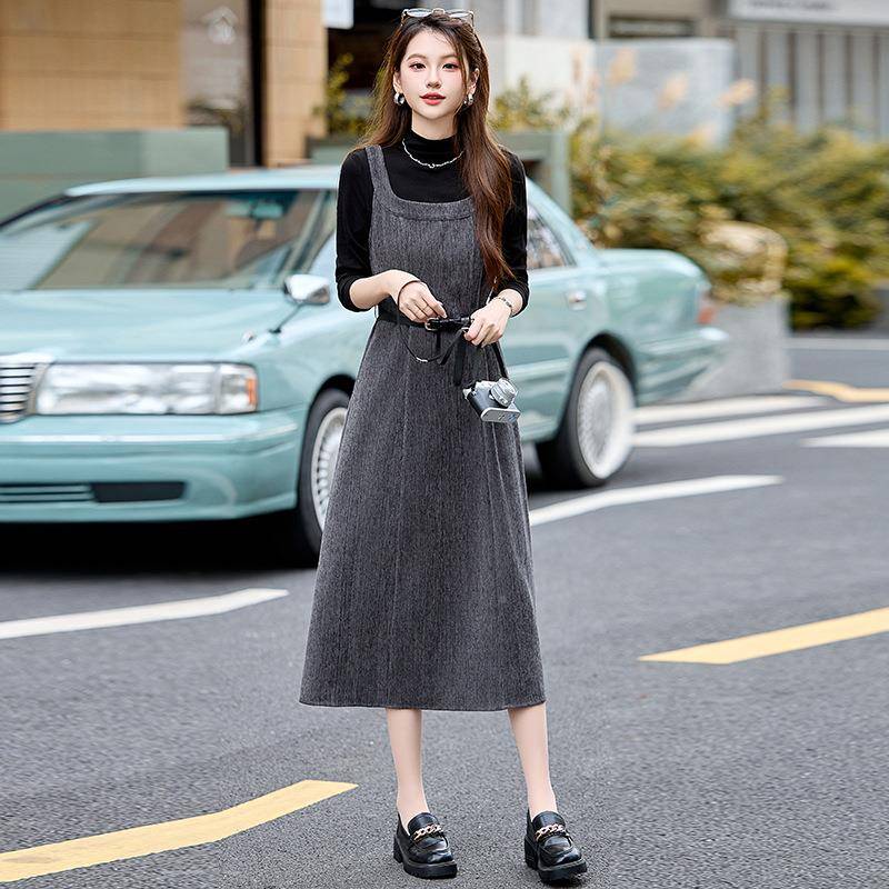 2025秋冬季新款尚显瘦长打底NS9703-0衫复古背带裙两袖件套连时衣