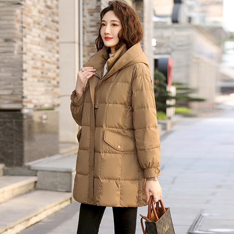 羽绒服女长款中端庄202外4年新款轻薄时尚欧货洋妈妈ZLI6785冬装